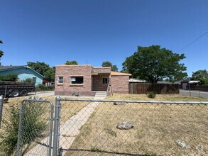 Building Photo - 4950 Milwaukee St