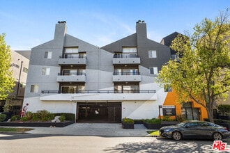 Building Photo - 1626 Malcolm Ave