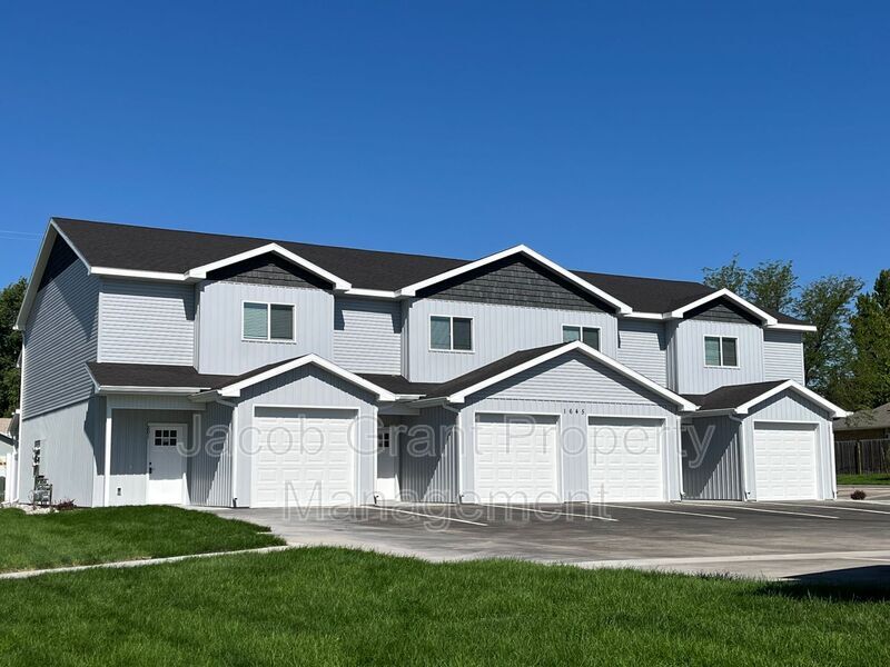 1645 S Bellin Rd Unit 301, Idaho Falls, ID 83402 Condo for Rent in