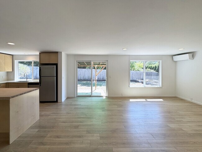 Foto del edificio - 3490 Kevington Ave