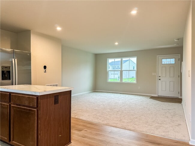 Foto del edificio - 16 Trailhead Rd