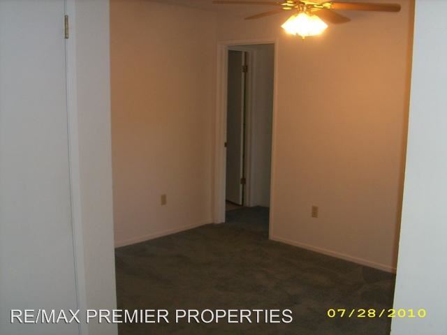 Building Photo - 2233 Kietzke Ln