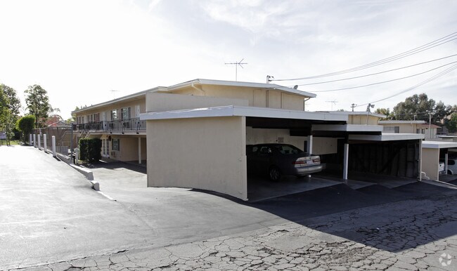 Foto del edificio - 613 E Birch St