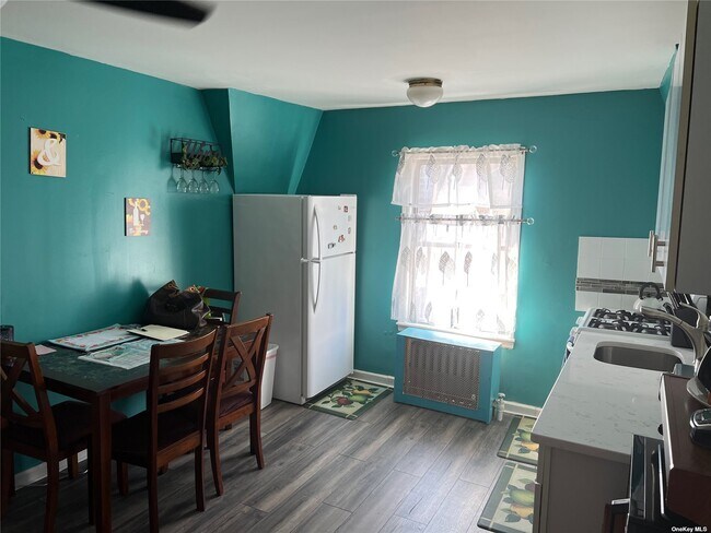 Foto del edificio - 523 Beach 66th St