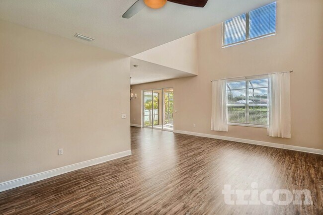 Foto del edificio - 6251 Blue Runner Ct