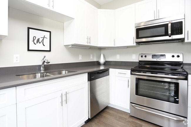 Interior Photo - Piper Lakes Apartment Homes