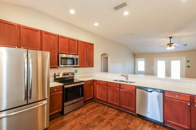 Foto del edificio - 2608 Royal Pointe Dr