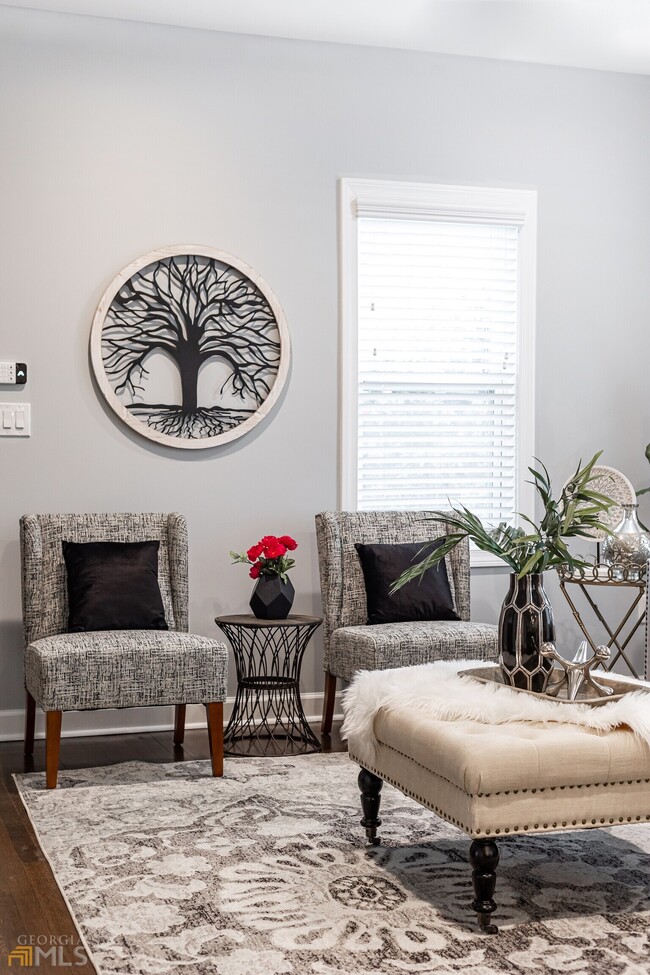Foto del edificio - 1563 Pineview Terrace SW