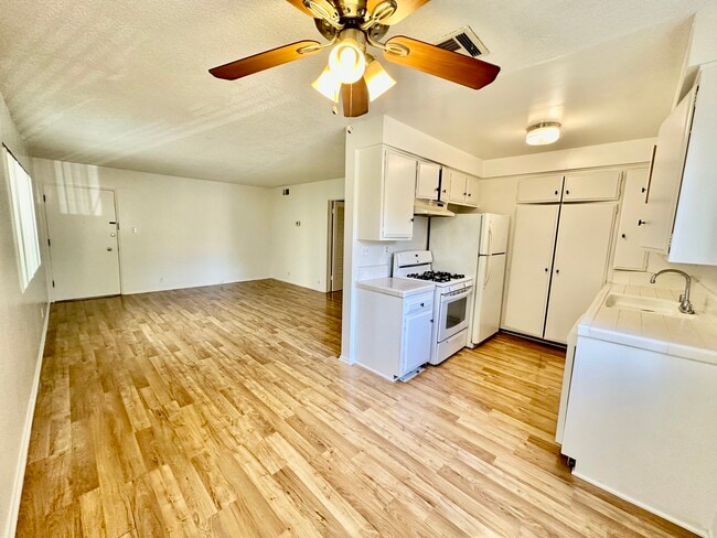 Building Photo - 4325 Dixie Canyon Ave