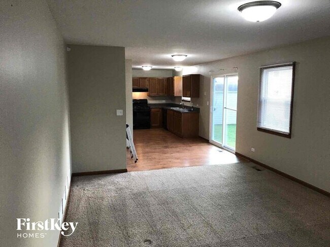 Building Photo - 2017 Willow Ridge Dr