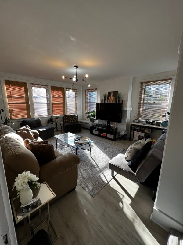 105 E 21st Ave Unit 1, Munhall, PA 15120 Room for Rent in Munhall, PA