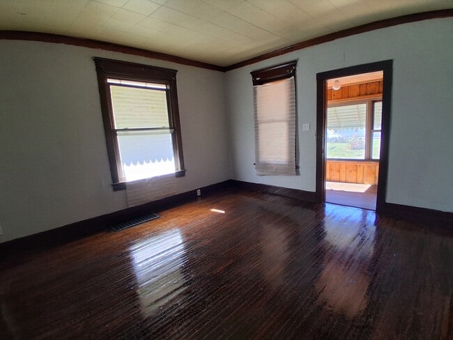 Building Photo - 409 Ave A