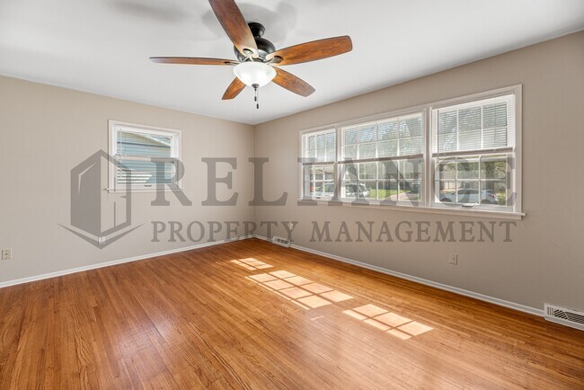 Foto del edificio - 1440 Community Dr