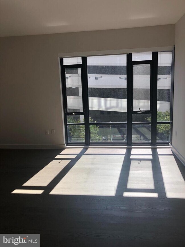 Foto del edificio - 70 N St NW