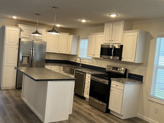 Foto del edificio - 3150 NE 36th Ave