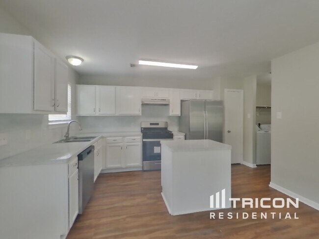 Foto del edificio - 8703 Texas Acorn Ave