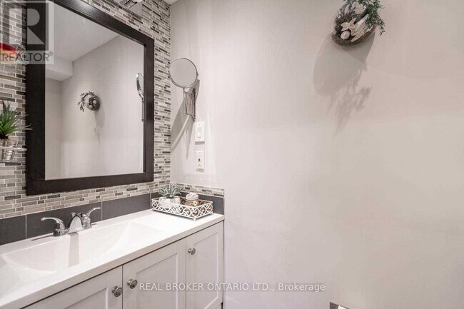 Building Photo - 2261 Hanbury Ct