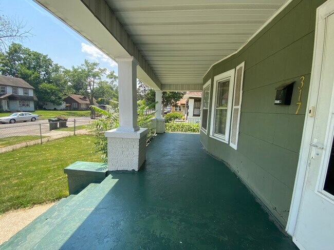 Building Photo - 317 Haney Ave