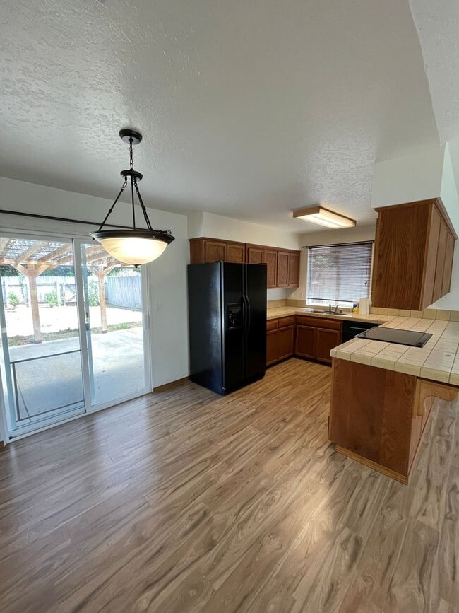 Building Photo - Charming 3-Bedroom Home in Desirable Cutte...