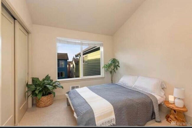 Photo - 488 N 130th St Townhome