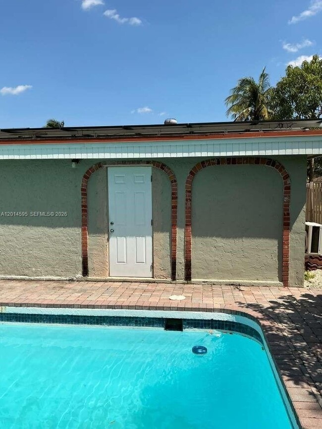Building Photo - 4324 NW 76th Ave
