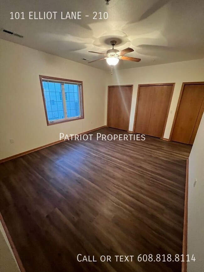 101 Elliott Ln Unit 210, Oregon, WI 53575 Room for Rent in Oregon, WI