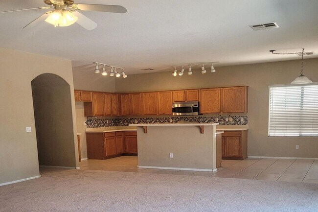 Foto del edificio - 1281 E Hampton Ln