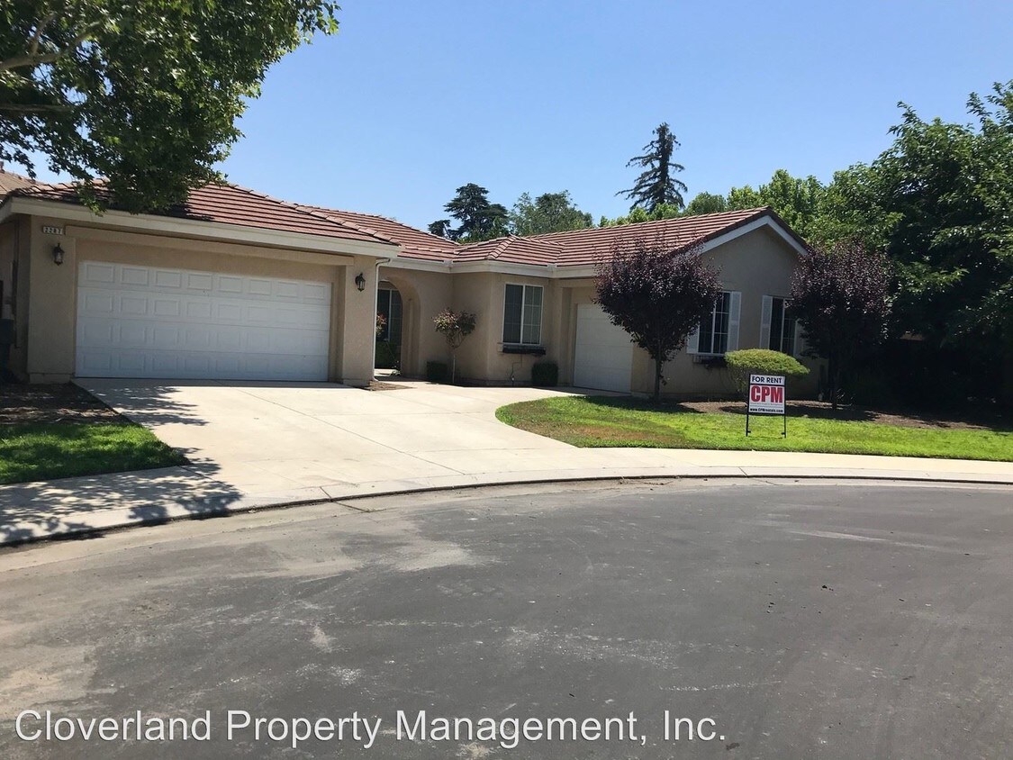 4 br, 2.5 bath House 2287 Carson Ave. House Rental in Clovis, CA