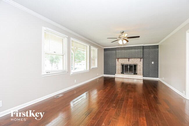 Building Photo - 345 Highfield Dr