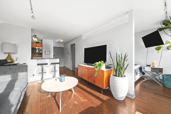 Foto del edificio - 336 W Wellington Ave