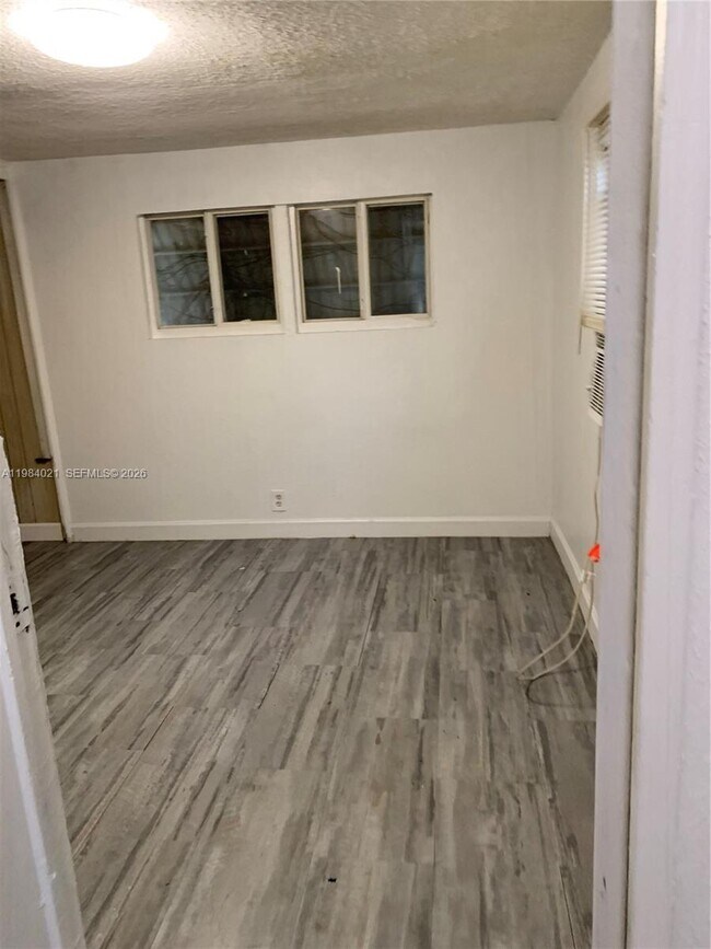 Foto del edificio - 11840 Cove Pl