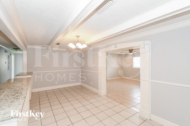 Building Photo - 451 Gano Ct