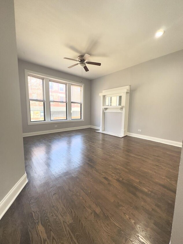 Foto principal - 2 bedroom in Chicago IL 60640