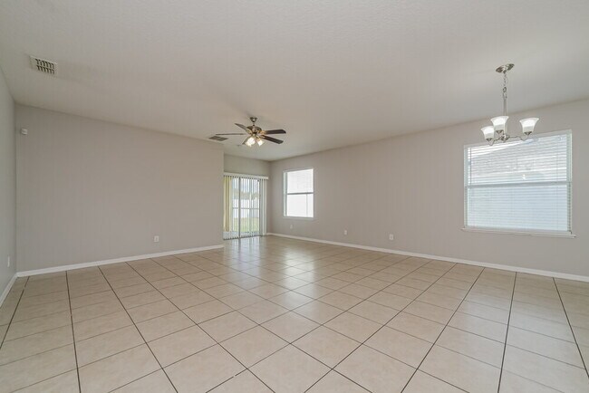 Building Photo - 3226 Queen Alexandria Dr