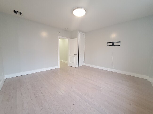 Building Photo - 55 Wallis Ave