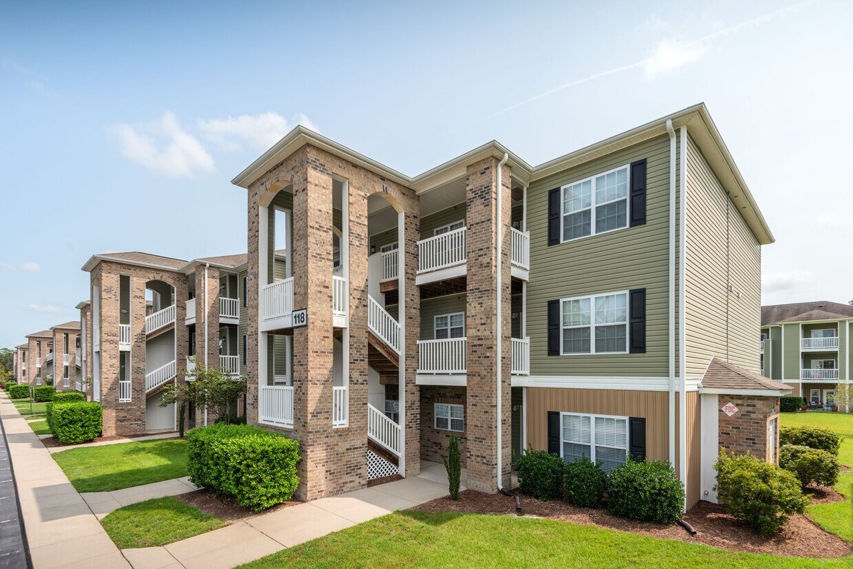 The Park at Village Oaks Apartments Homes Apartments in Leland, NC