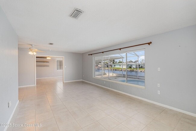 Building Photo - 1740 S Harbor Dr
