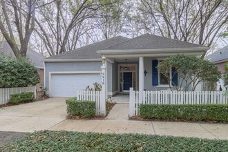 Building Photo - 9918 SW 52nd Rd