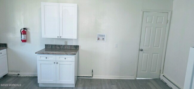 Foto del edificio - 404 Fisher Ave