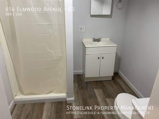 Foto del edificio - 654 Elmwood Avenue