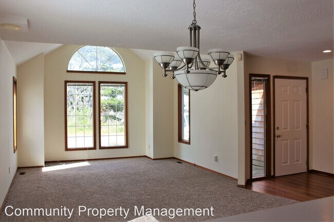 Building Photo - 4 br, 2 bath House - 445 17th Avenue