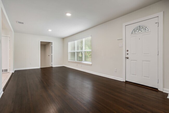 Foto del edificio - 3 bedroom, 2 bath house in Glenridge Estates!
