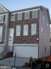 Building Photo - 1352 Chapel Centre Dr
