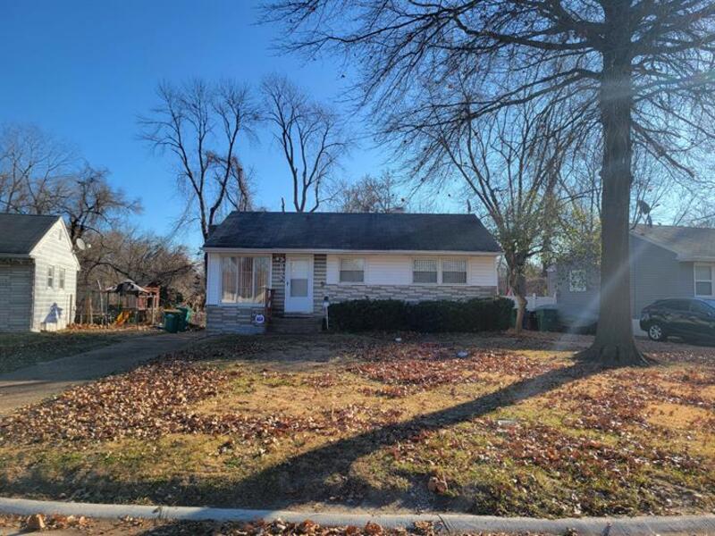 Primary Photo - 10650 Dunkeld Cir