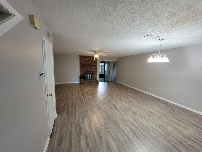 Building Photo - 5544 Cabot Dr N