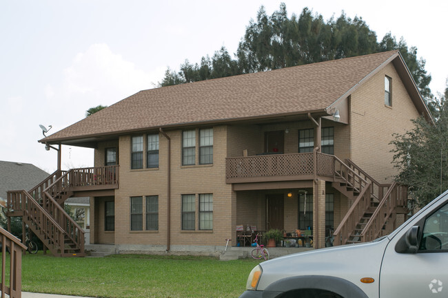 Building Photo - Marlin Court Apartments