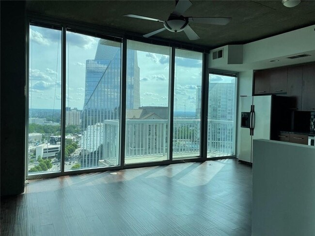 Foto del edificio - 3324 Peachtree Rd NE