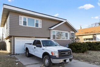 Building Photo - 13812 Kanawha Ave