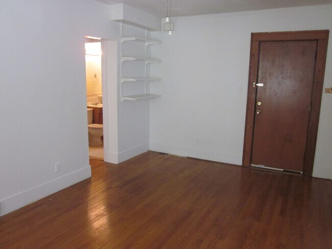 Building Photo - 705 S Randolph St