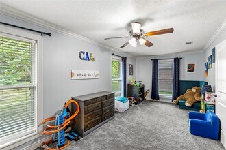 Building Photo - 112 April Wind Dr E